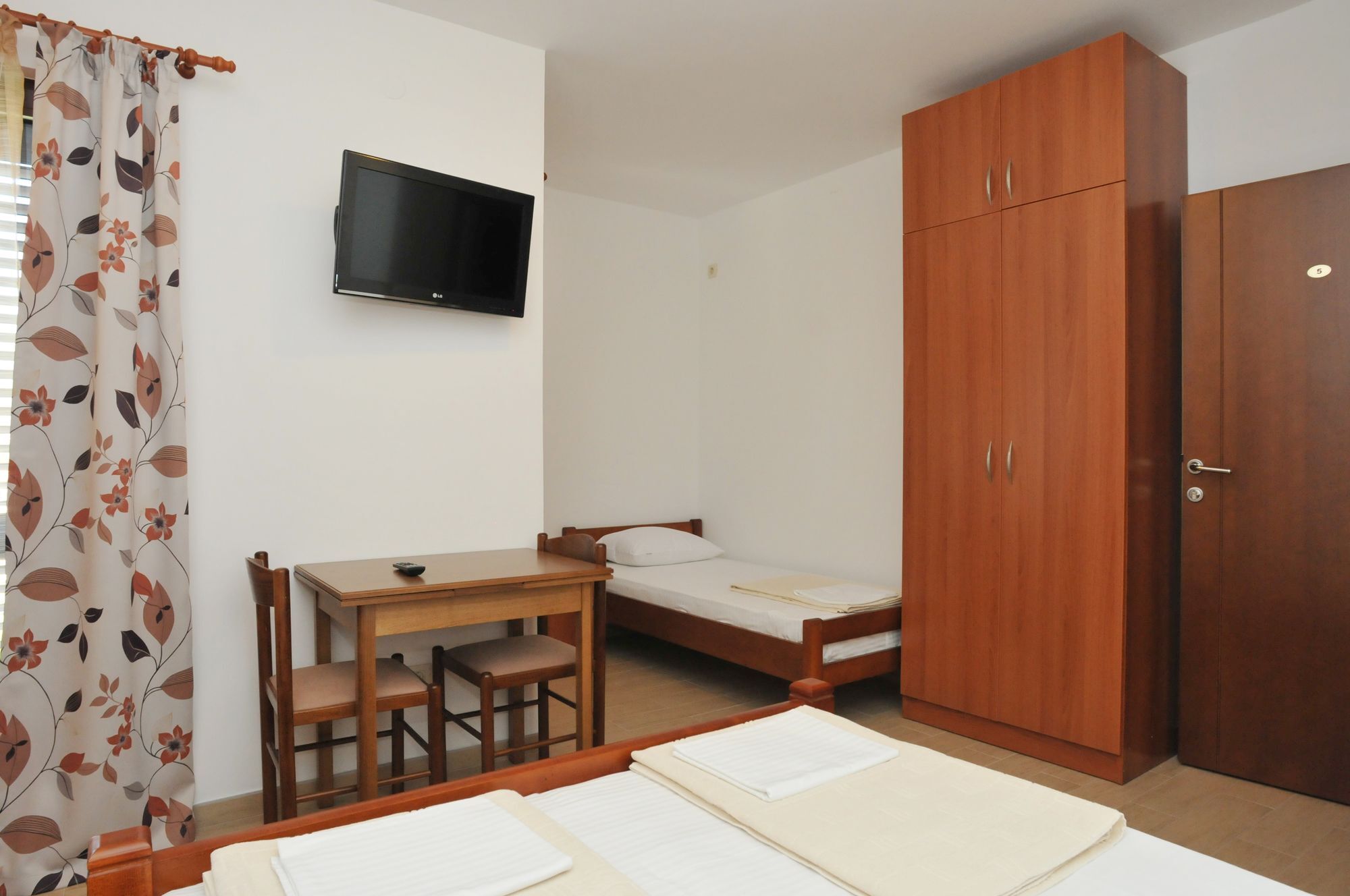 A&n Apartment *