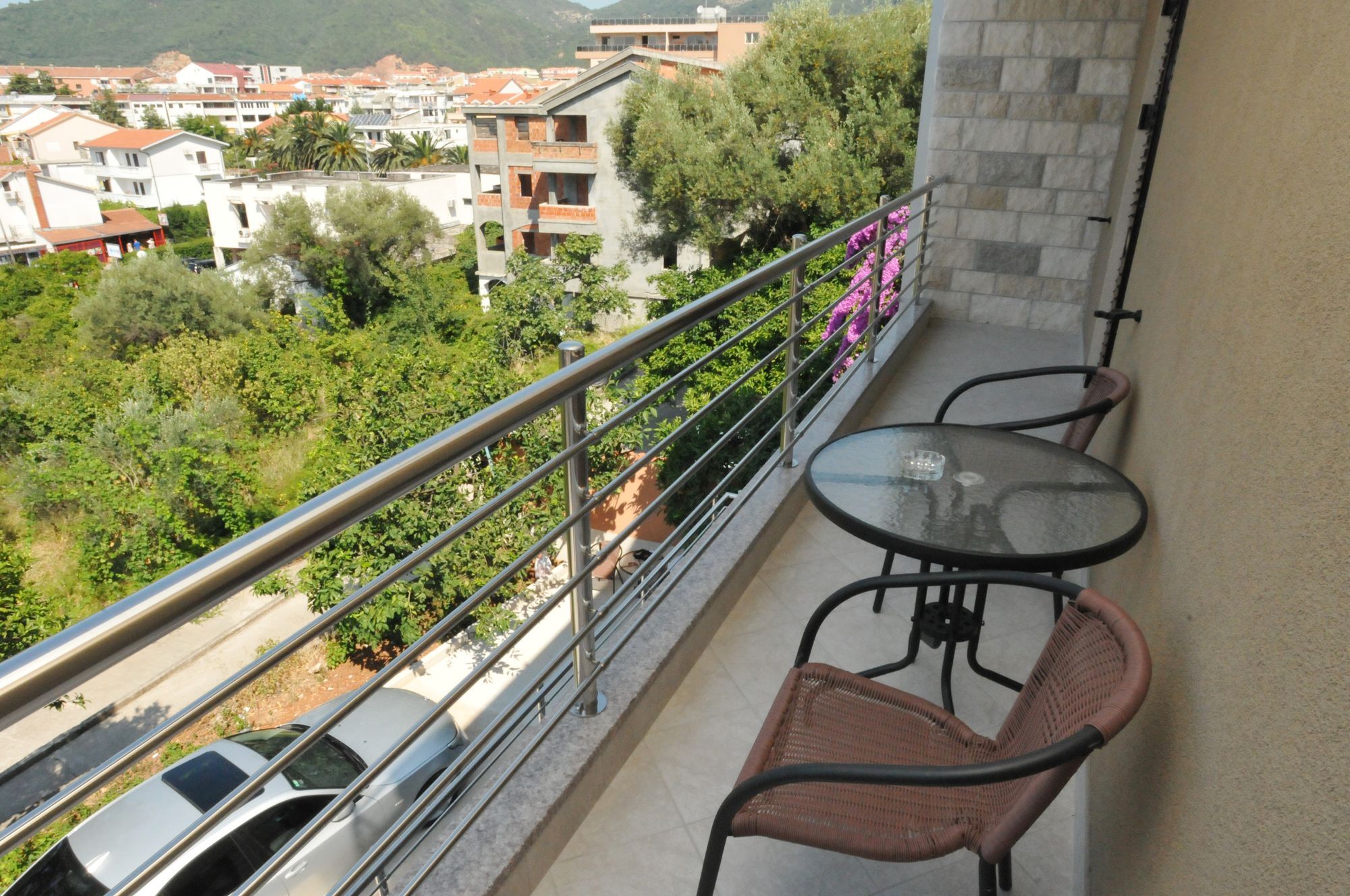 Apartment A&n *